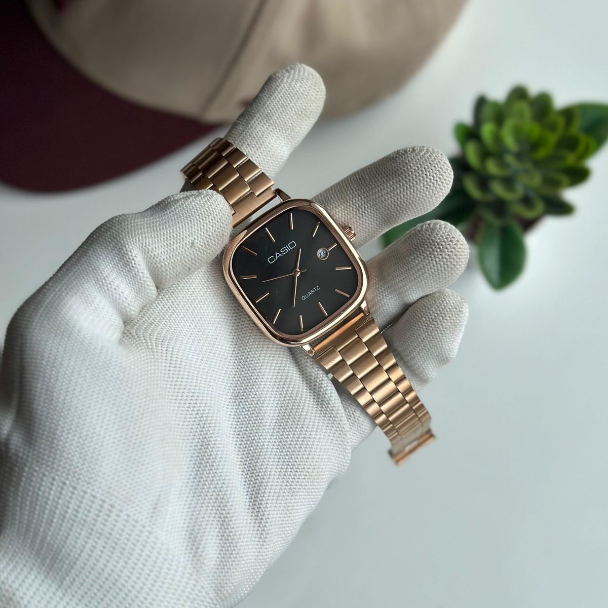 Zalviro Retro Collection: Classic square digital watches in vintage gold and sleek silver stainless steel.